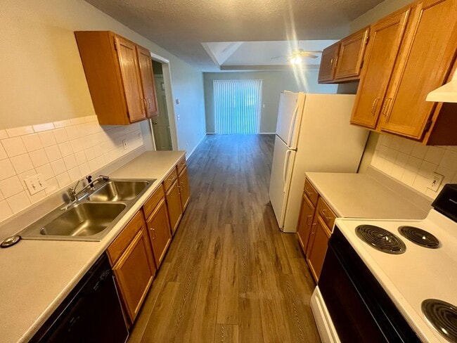 Photo - 1327 Carriage Ct