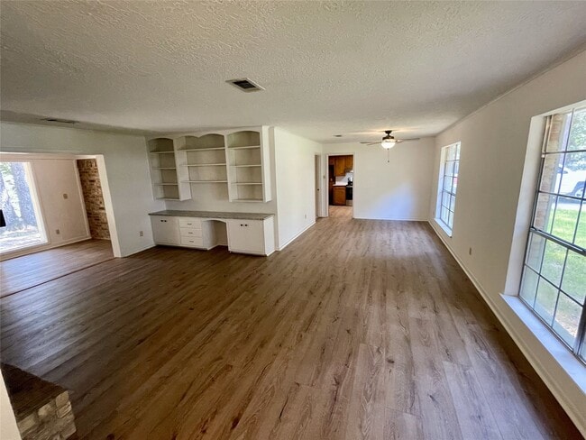 Photo - 1102 Ada St