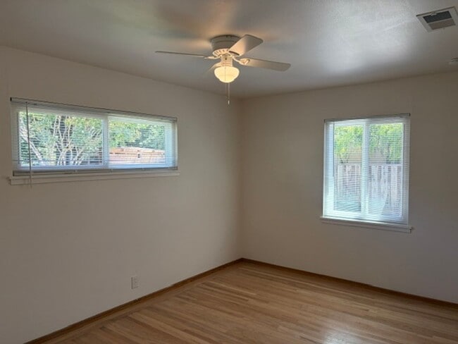 Photo - 430 S Bayview Ave