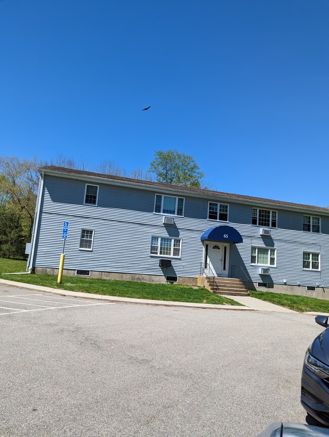 Photo - 65 Horse Pond Rd Unidad G Rental