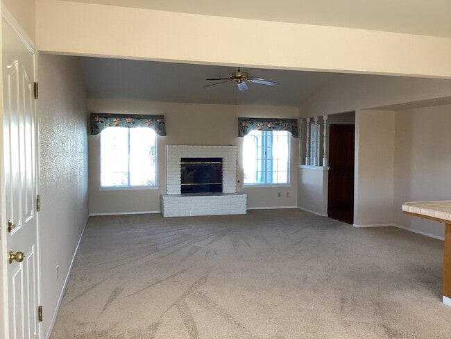 Photo - 6589 N Maroa Ave