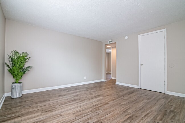 Photo - Midtown Point Apartments