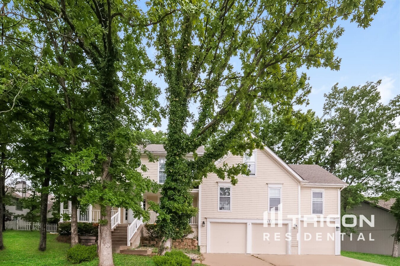 Photo - 413 Highcliffe Dr House