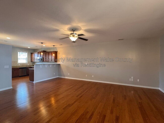 Photo - 1365 Regulator St