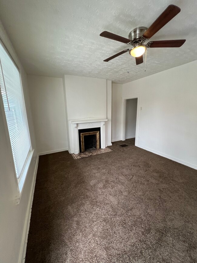 Living room - 904 Punta Gorda Ave Unit 2nd floor