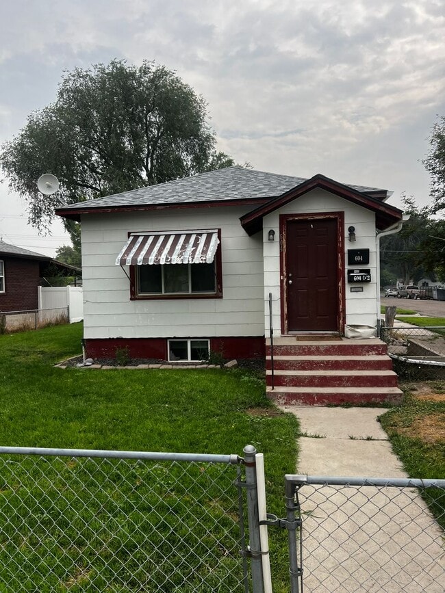 Building Photo - 604 N 10th Ave Unit 604 1/2 N 10th (Down)