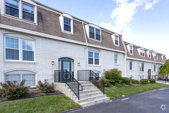 Huntley Ridge East at Hanley Ln - Huntley Ridge East at Hanley Ln. Apartments