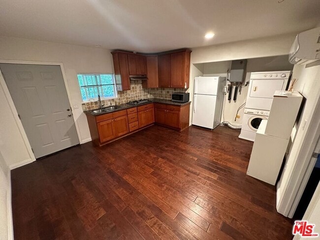 Photo - 4848 Oakwood Ave