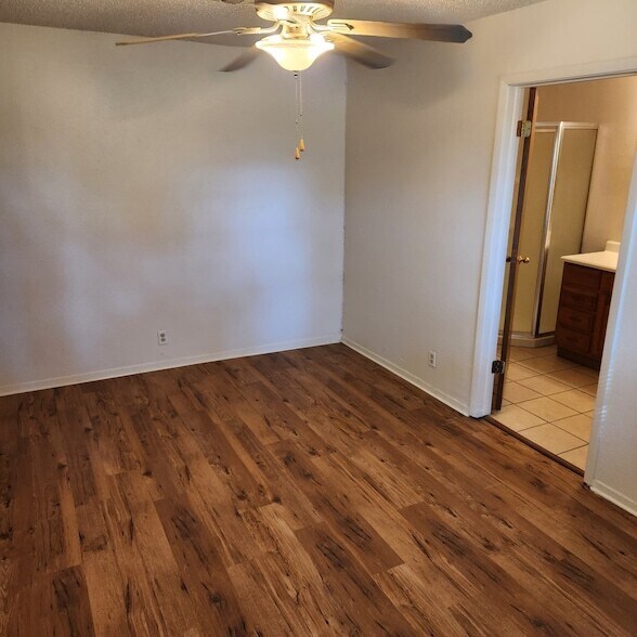 Photo - 402 E Hinton St
