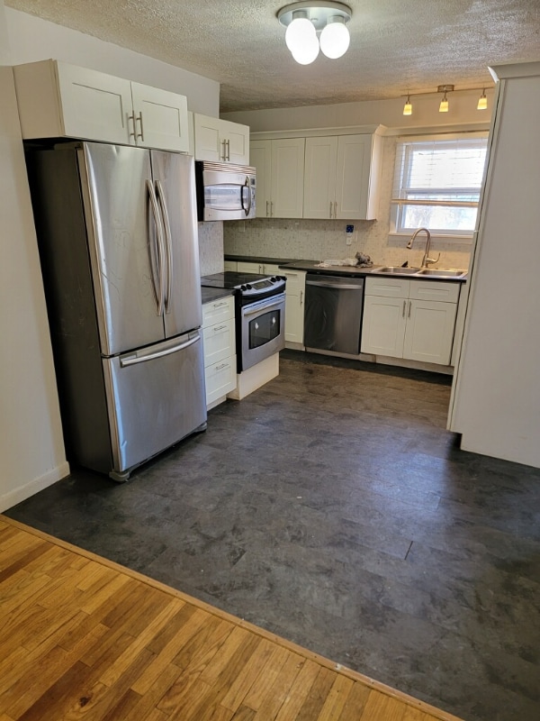 Photo - 417 E 23rd St