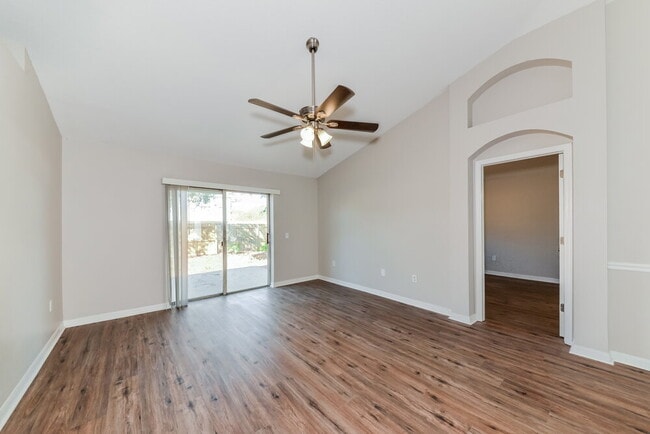 12807 Kings Lake Dr