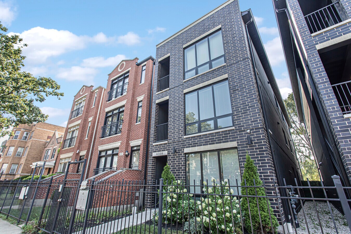 Photo - 6500 S Ingleside Ave Unidad 2 Rental