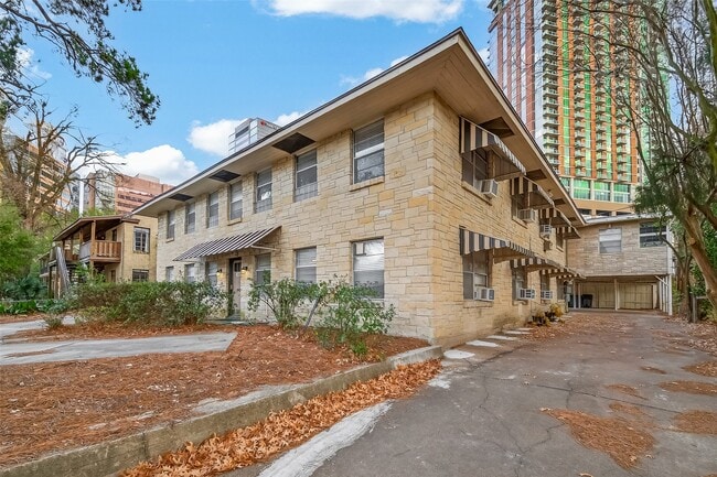 Photo - 2021 Southgate Blvd Unidad 6