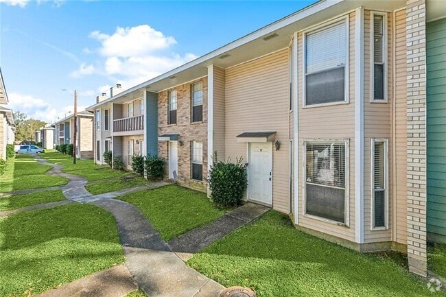 Building Photo - 1781 Boulevard De Province Rental