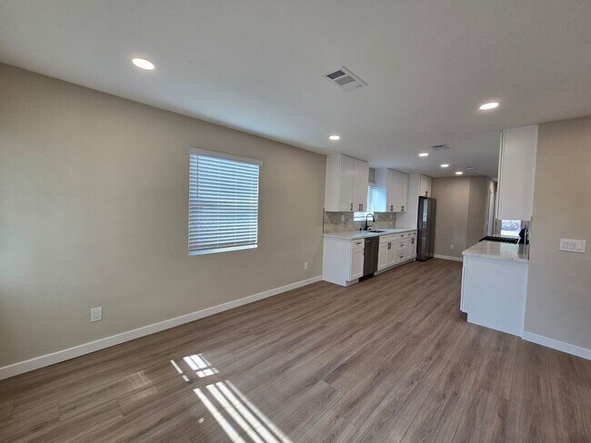 Photo - Newly Renovated House!!