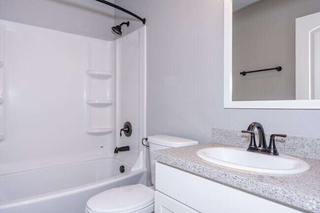 1BR, 1BA - 600SF - Bathroom