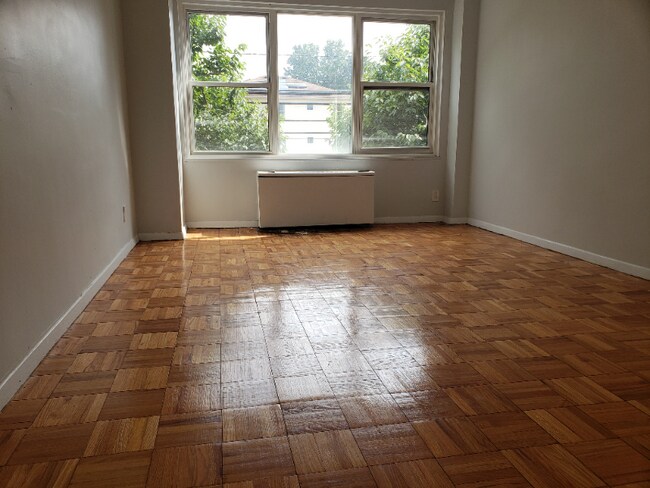 1341 North Ave Unit 3J