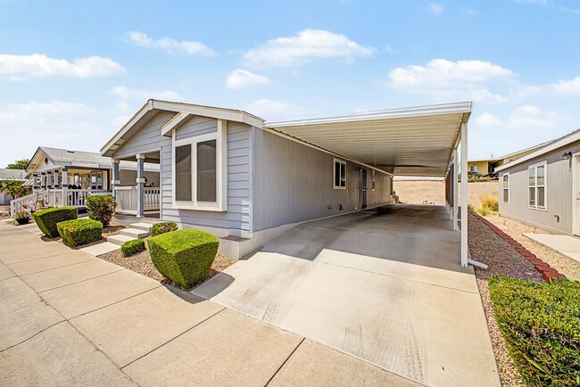 1702 E Michelle Dr