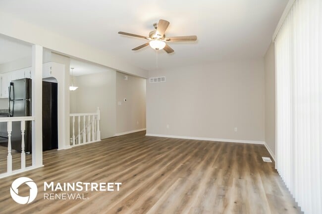 Photo - 9734 Booth Ave