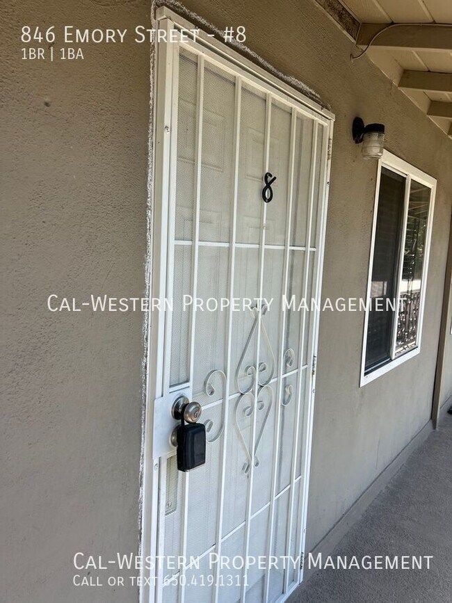 Photo - 846 Emory St Unidad #8