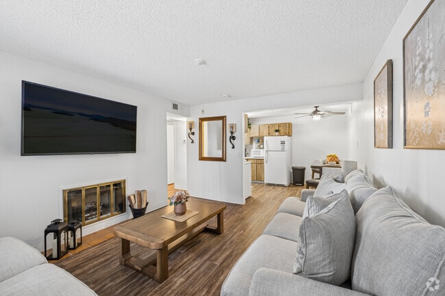 2BR, 1BA - 754SF - Living Room