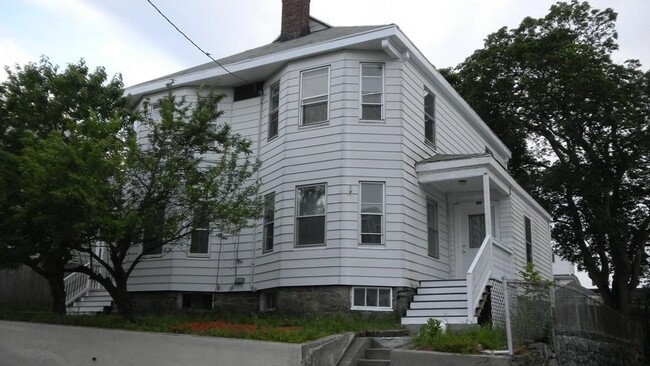 Building Photo - 77 Dalby St