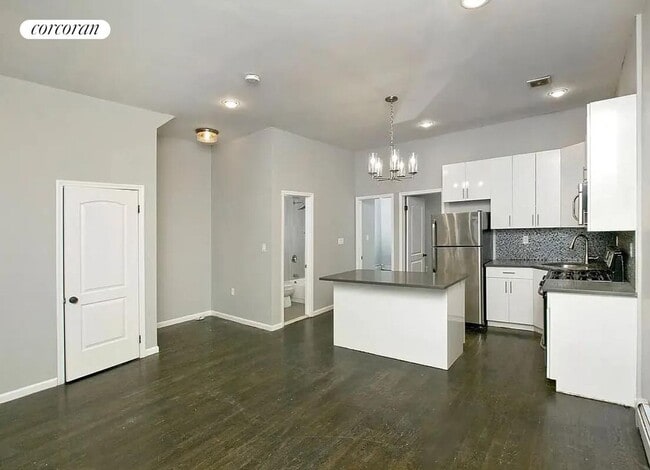 Photo - 1296 Putnam Ave