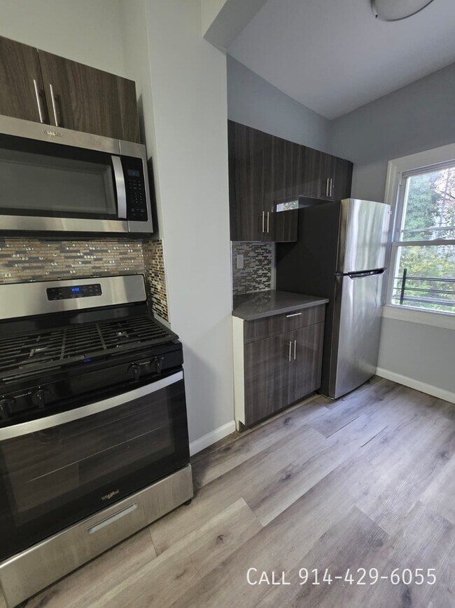 Photo - 157 Voss Ave