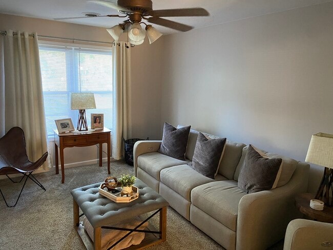 Photo - 235 Gladwell Ave Unit 1