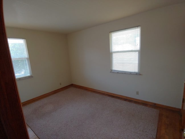 Bedroom 1 - 1415 King Ave Unit D