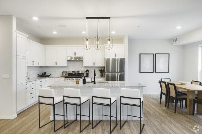 Building Photo - Risor of Blaine Rental