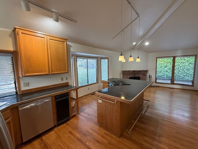 Photo - 3Bd/2.5Ba Bellevue House