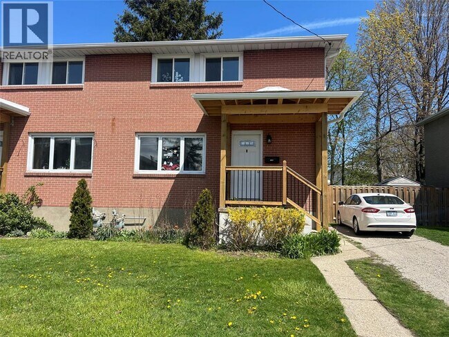 Photo - 1102 Exmouth St