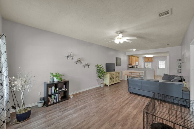 Photo - 410 Freeman Ave