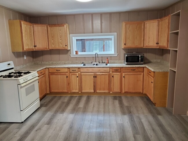 Photo - 436 Smartt Station Rd