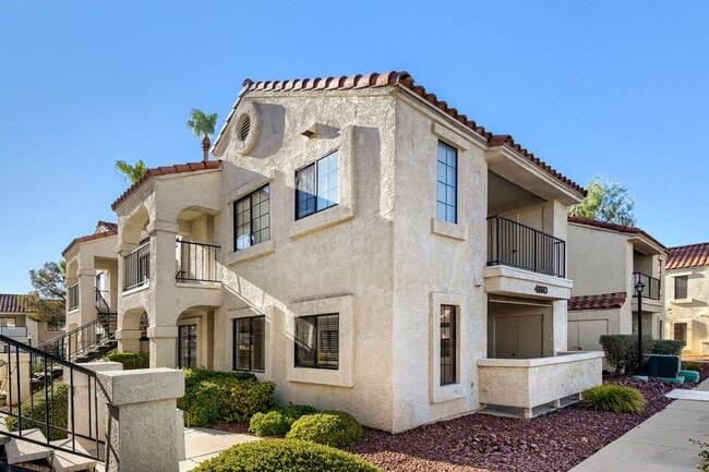 Building Photo - Beautiful 2 Primary Bedroom Downstairs Unit in Gated Community With Pool!