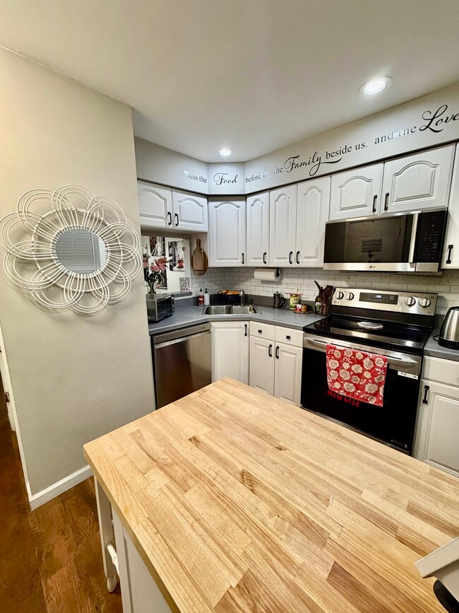 Photo - 26179 Westview