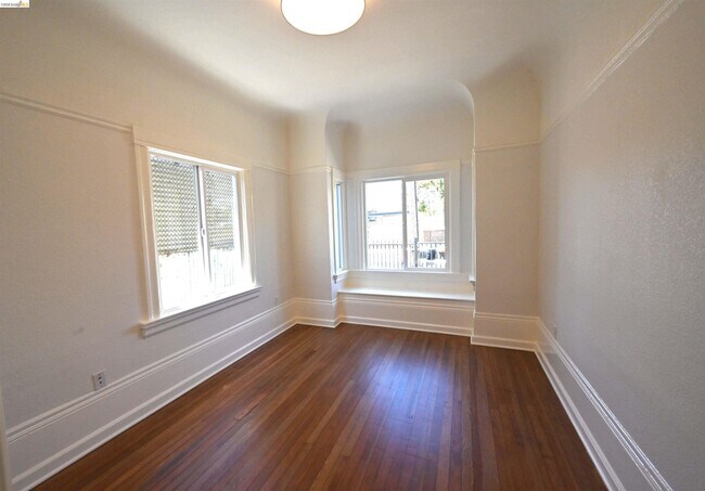 Photo - 685 37th St Unit 689