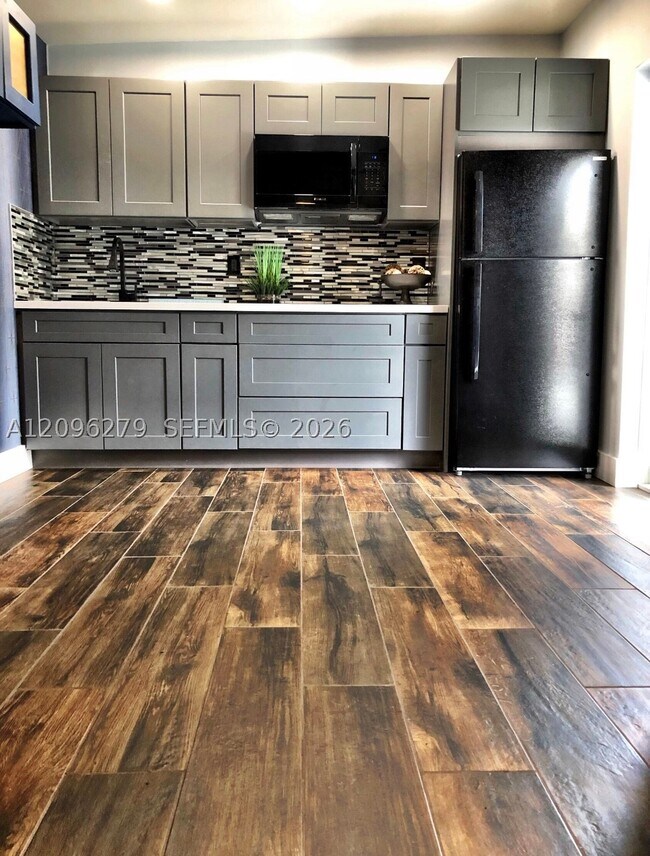 118 NW 35th St