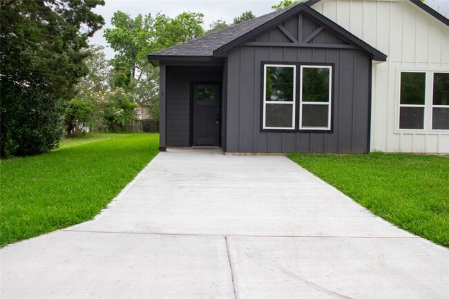 Building Photo - 106 Runnels St