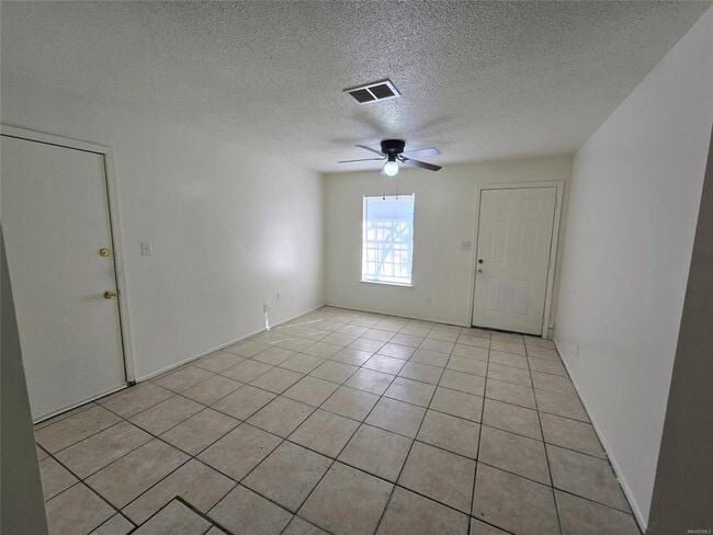 Photo - 412 Edward St