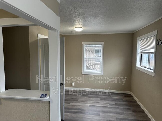 Photo - 1263 2nd Ave E