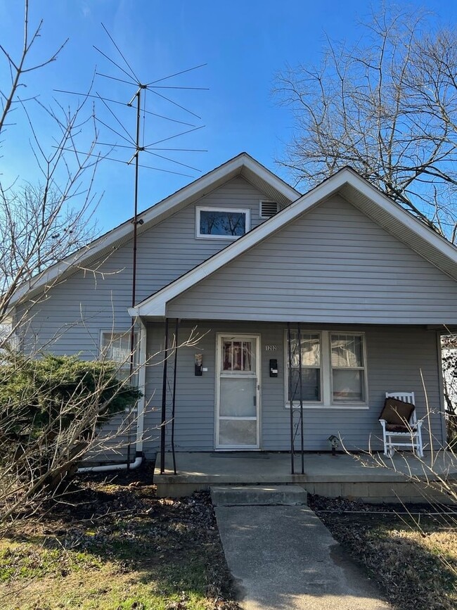 Building Photo - 1202 S Park Ave Unit B