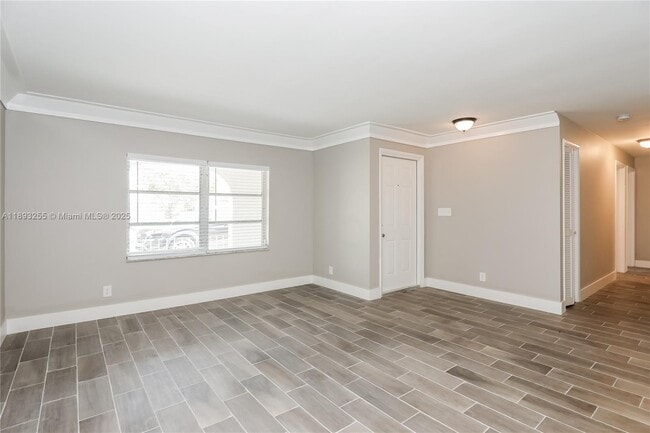 Photo - 11041 Glenwood Dr