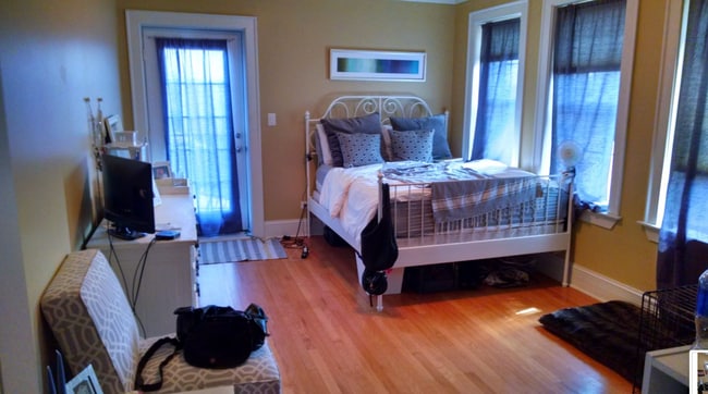 2051 W Summerdale Ave Unit 2