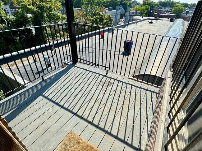 Photo - Brighton 4 Bed Available now - Only pay ha...