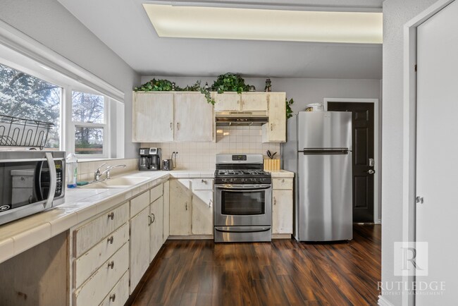 Photo - FULLY FURNISHED Short Term Rental!