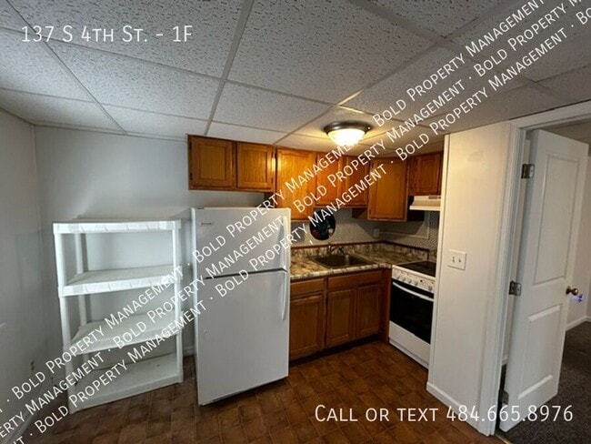 Building Photo - 137 S 4th St Unit 1F