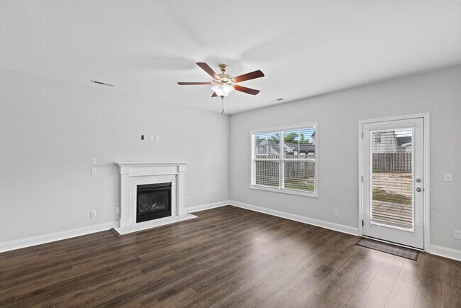 Photo - Landing at Lewis Creek Home For Rent!