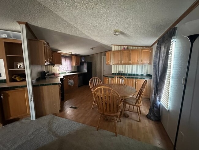 Photo - 5902 Ayers St